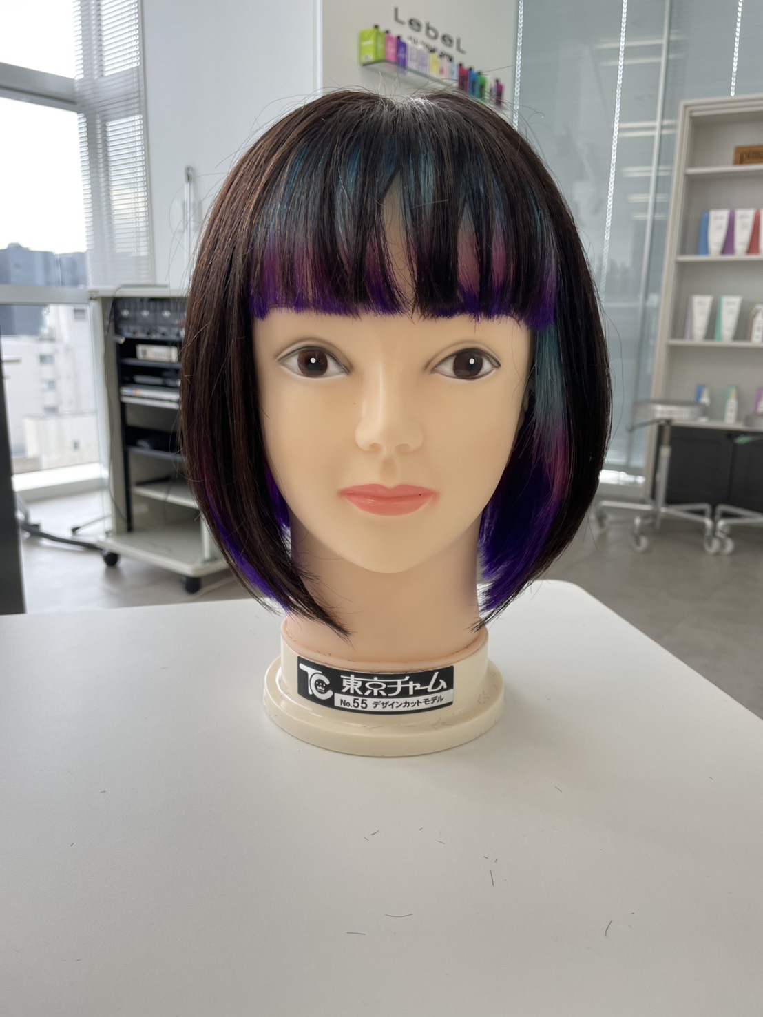 PEEK-A-BOO高橋学先生作 前下がりボブの展示用ウィッグ（サイドスタイル）